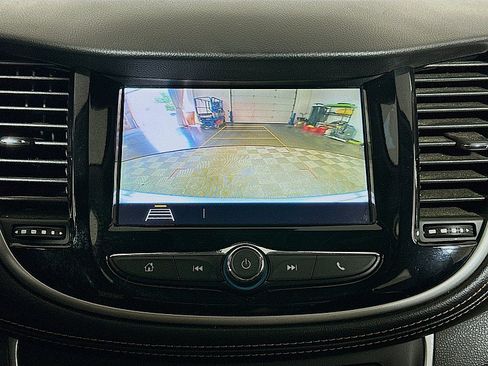 Used 2018 Chevrolet Trax LT w/ LT Convenience Package FWD image 15