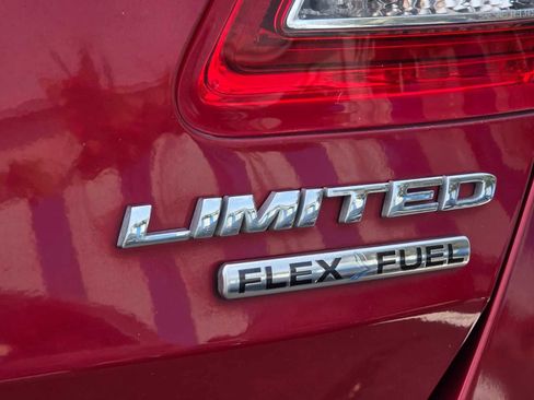 Used 2018 Ford Taurus Limited FWD image 14