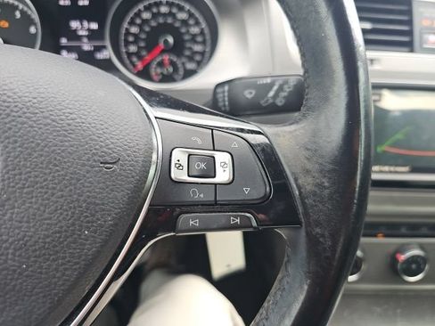 Used 2017 Volkswagen Golf S FWD image 20