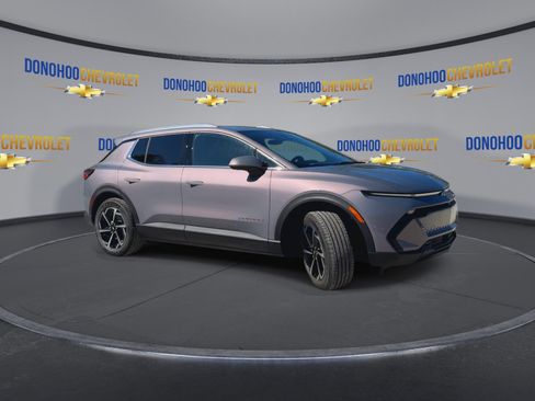 New 2026 Chevrolet Equinox EV LT image 5