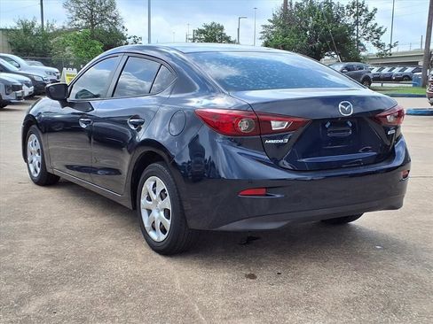 Used 2017 MAZDA MAZDA3 Sport image 2