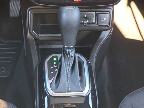 Used 2021 Jeep Renegade Latitude w/ Luxury Group I image 21