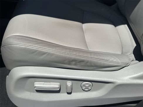 Used 2024 Honda Odyssey Touring image 12