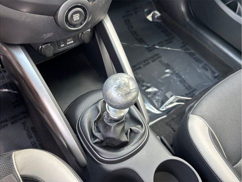 Used 2014 Hyundai Veloster Turbo w/ Turbo Technology Package 04 FWD image 32