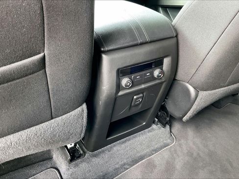 Used 2023 Chevrolet Traverse LT FWD image 34
