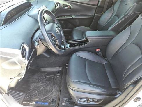 Used 2020 Toyota Prius Prime Limited image 14
