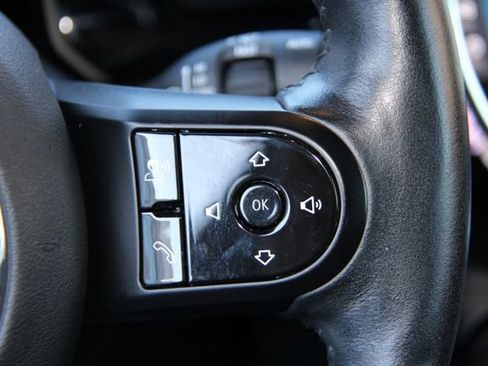 Used 2022 MINI Cooper 2-Door Hardtop w/ Premium Package image 21