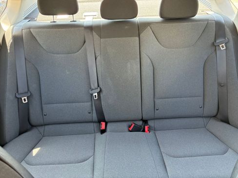 Used 2025 Kia K4 LXS image 37