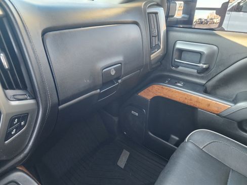 Used 2019 Chevrolet Silverado 2500 High Country w/ Duramax Plus Package image 36