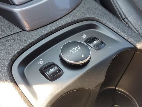 Used 2014 Ford Focus Titanium w/ Luxury Package FWD image 26