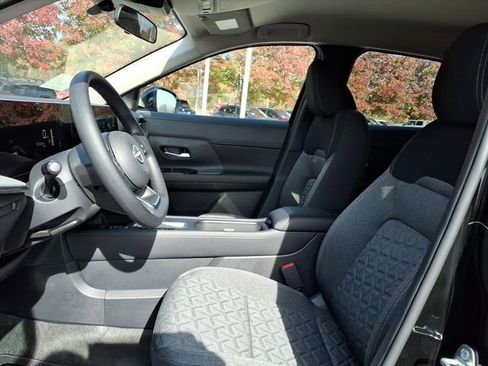 New 2026 Nissan Kicks SV image 5