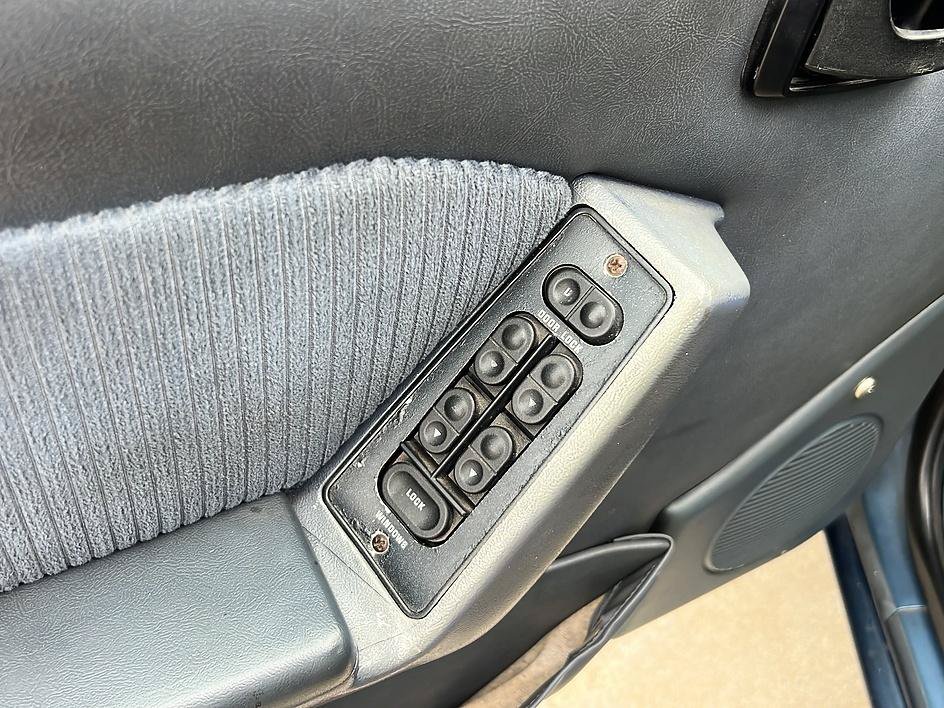 Used 1989 Ford Mustang LX RWD image 26