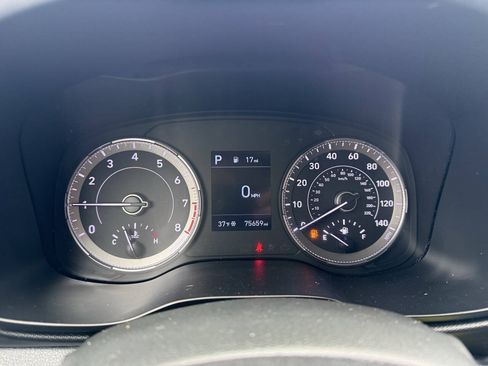 Used 2021 Hyundai Venue SEL FWD image 21