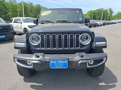Used 2025 Jeep Wrangler Unlimited Sahara w/ Safety Group AWD/4WD image 2