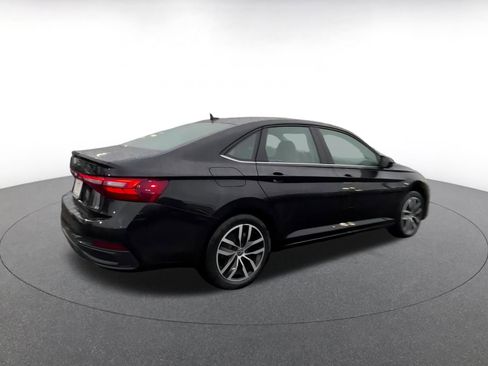 Used 2025 Volkswagen Jetta SE image 15