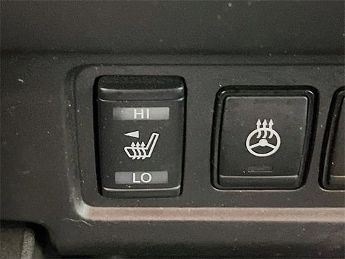 Used 2023 Nissan Frontier SV w/ SV Convenience Package image 21