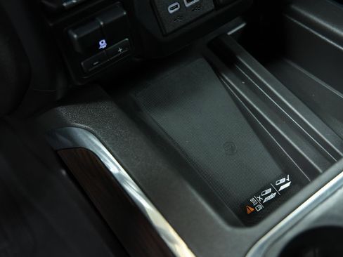 Used 2020 GMC Sierra 1500 SLT w/ SLT Premium Plus Package image 39