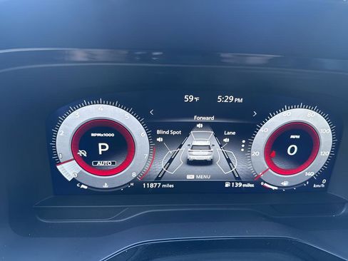 Used 2024 Nissan Pathfinder Platinum w/ Lighting Package (N92) AWD/4WD image 23