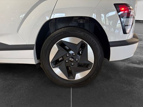 Used 2024 Hyundai Kona SEL FWD image 8