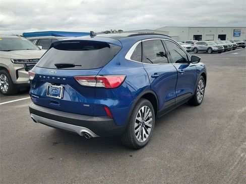 Used 2022 Ford Escape Titanium image 4