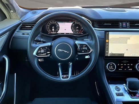 Used 2024 Jaguar F-PACE SVR image 5
