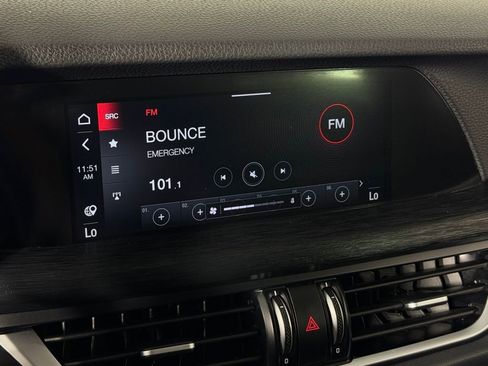 Used 2023 Alfa Romeo Stelvio Sprint RWD image 17