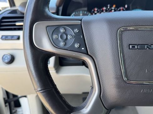 Used 2020 GMC Yukon XL Denali w/ Denali Premium Package image 12