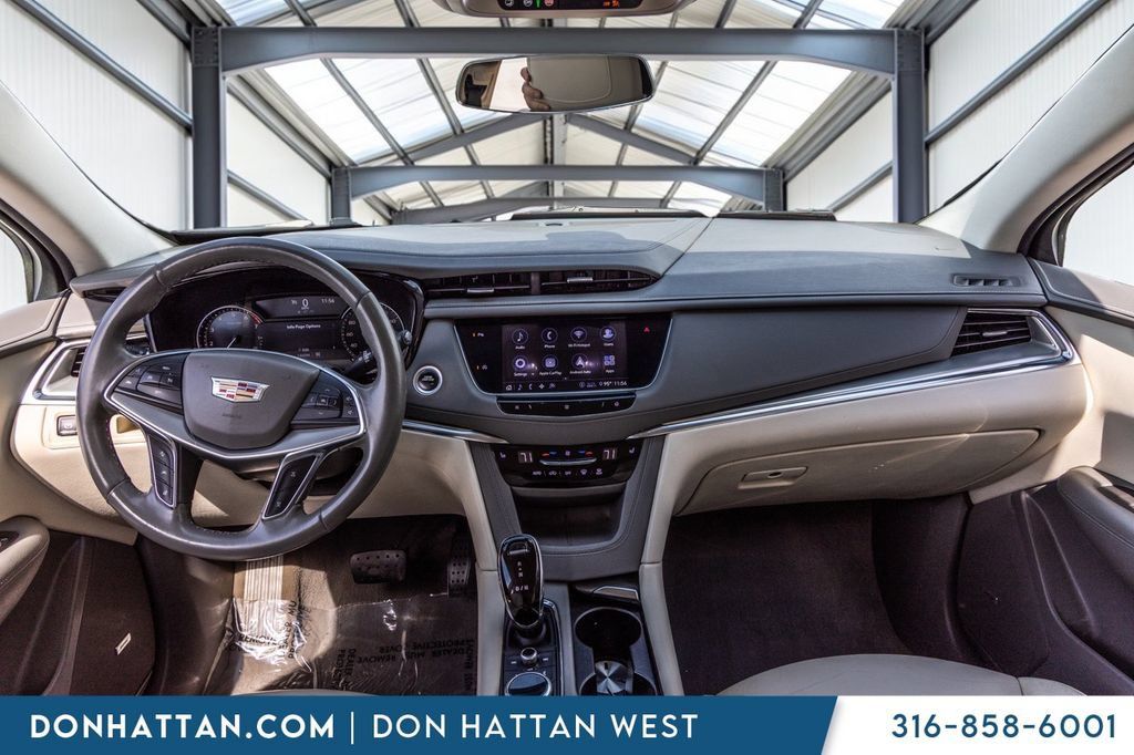 Used 2020 Cadillac XT5 Premium Luxury AWD/4WD image 4