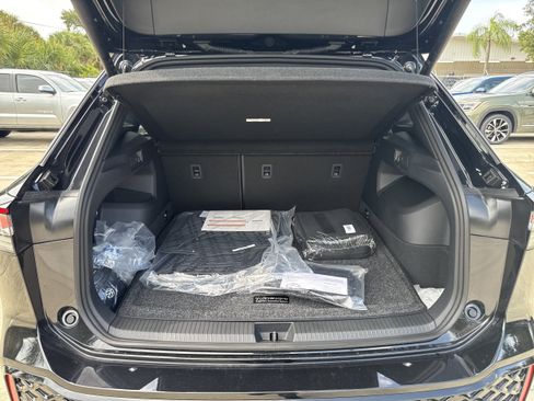 New 2026 Volkswagen Tiguan SEL R-Line AWD/4WD image 11