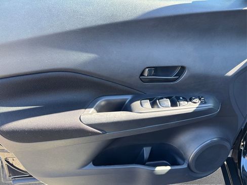 Used 2021 Nissan Kicks S image 20