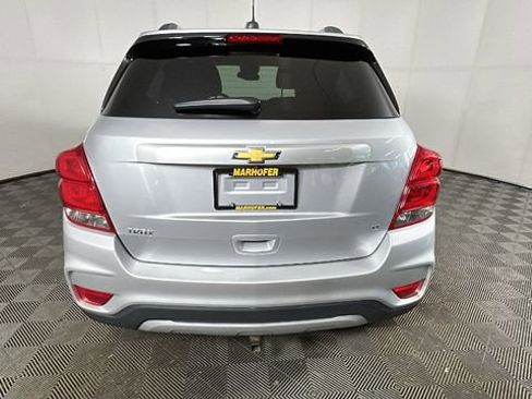 Used 2017 Chevrolet Trax LT w/ LT Convenience Package FWD image 4