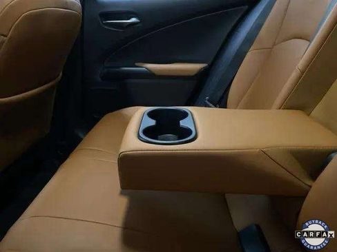 Used 2019 Lexus UX 250h w/ Premium Package image 64