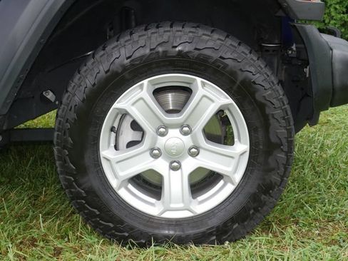 Used 2018 Jeep Wrangler Unlimited Sport S AWD/4WD image 12