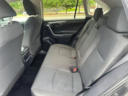 Used 2019 Toyota RAV4 LE w/ All Weather Liner Package AWD/4WD image 18