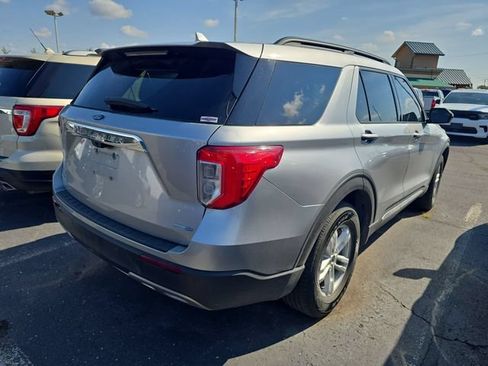 Used 2020 Ford Explorer XLT w/ Equipment Group 202A AWD/4WD image 3