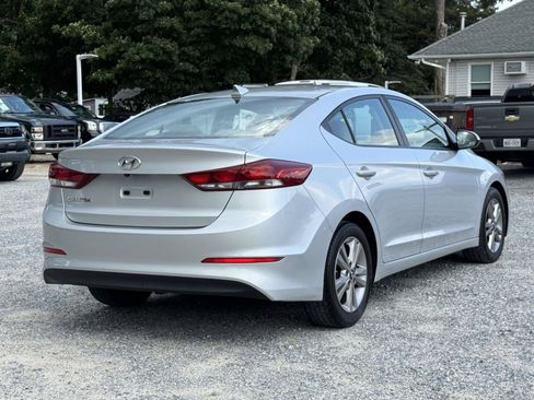 Used 2017 Hyundai Elantra SE FWD image 4