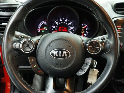 Used 2018 Kia Soul + FWD image 10