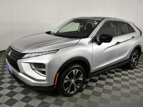 Used 2022 Mitsubishi Eclipse Cross LE image 10