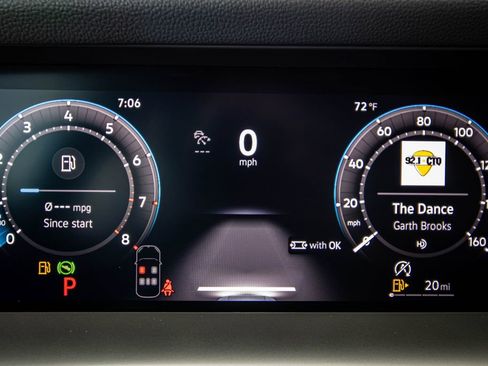 New 2026 Volkswagen Tiguan SE R-Line FWD image 41