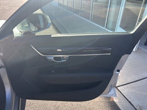 Used 2018 Volvo S90 T5 Momentum w/ Convenience Package image 14