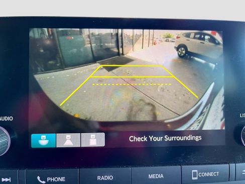 Used 2023 Honda Pilot LX image 13