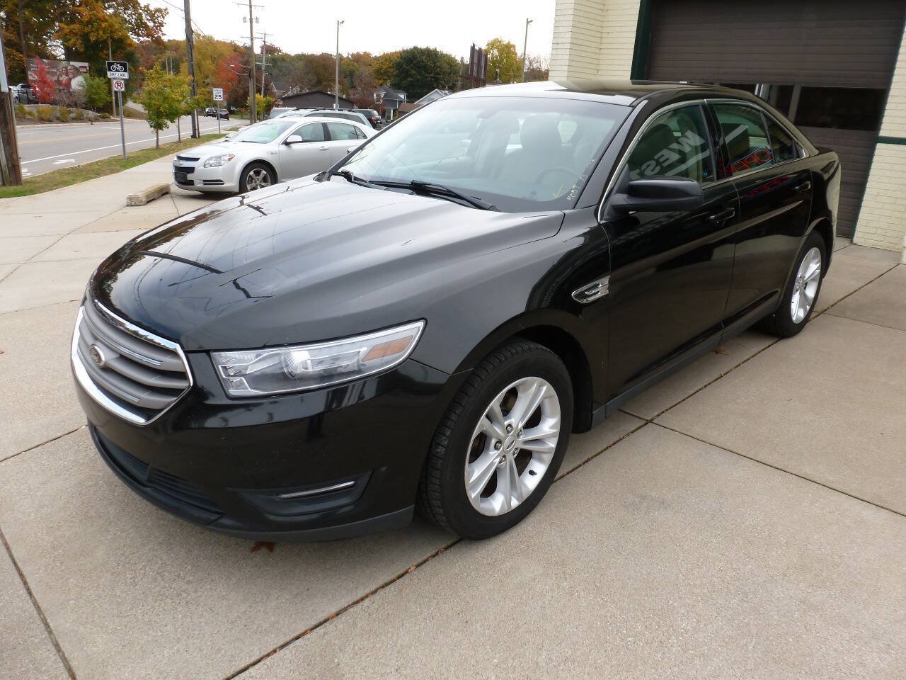 Used 2013 Ford Taurus SEL AWD/4WD image 4
