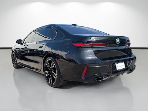 Used 2023 BMW 760i xDrive AWD/4WD image 4
