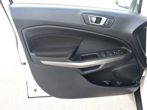 Used 2019 Ford EcoSport SE w/ SE Convenience Package image 10