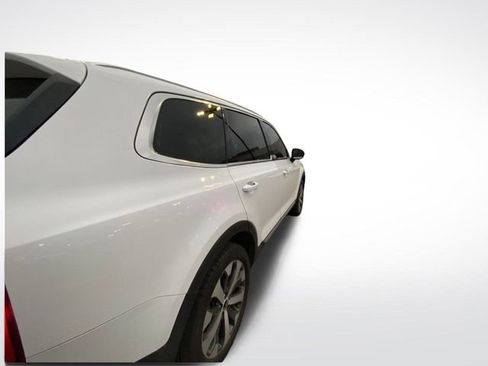 Used 2022 Kia Telluride EX w/ EX Premium Package image 11