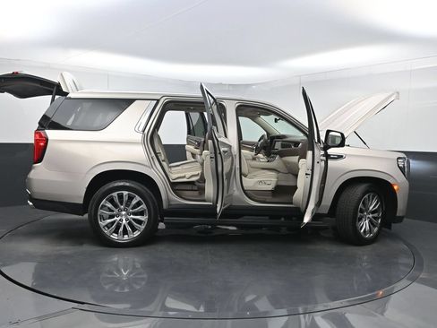 Used 2021 GMC Yukon Denali w/ Denali Premium Package RWD image 38