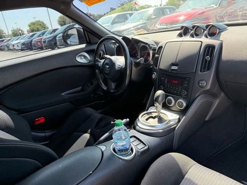 Used 2015 Nissan 370Z Coupe RWD image 13