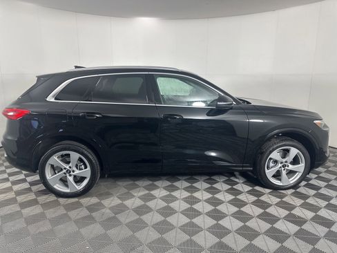 Certified 2025 Audi Q5 2.0T Premium Plus w/ Premium Plus image 7