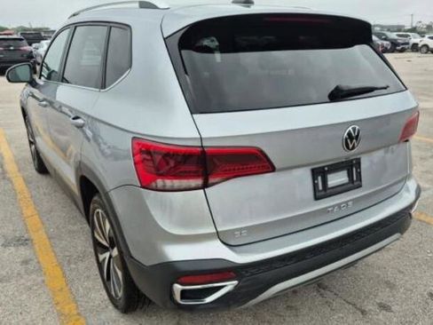 Used 2024 Volkswagen Taos SE FWD image 5