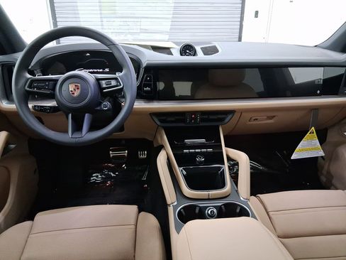 New 2026 Porsche Cayenne S image 13